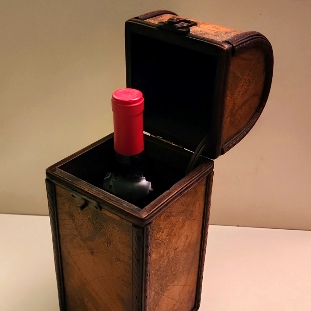 [SOLD]☆[HP]☆  Vintage Wooden Wine Box/Carrier - Picture 3 of 10